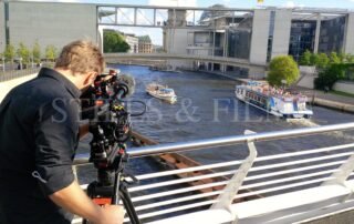 Video Crew Berlin cameraman films b-roll in Berlin
